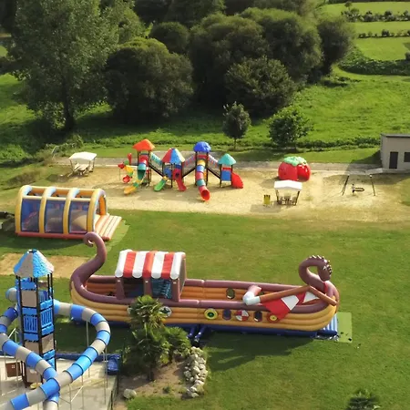 Monaco Parc キャンプ場 Longny-les-Villages